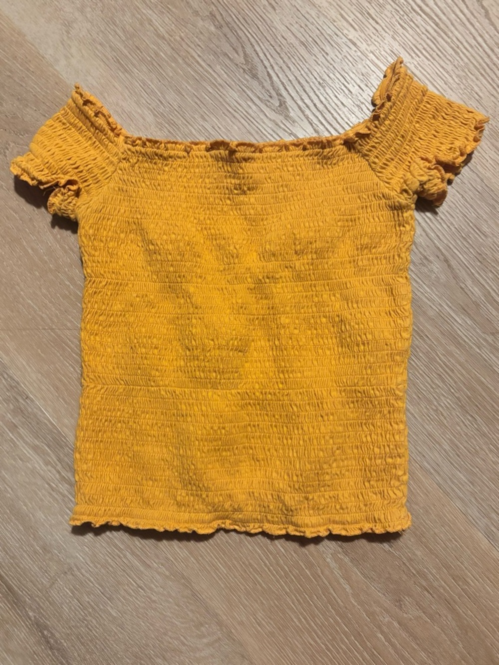 Hollister Off-Shoulder golden/sunflower colored top